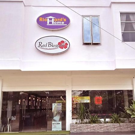 Richard'S Home Pontianak Exterior foto